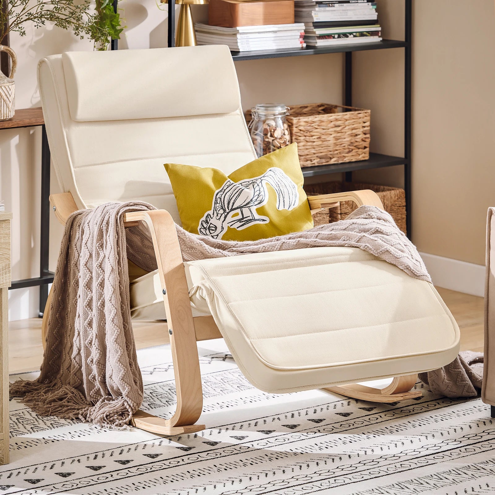 Fauteuil bascule tendance beige