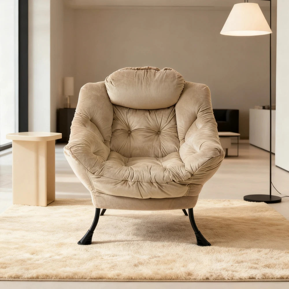 Fauteuil design beige avec repose-pied