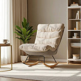 Fauteuil à bascule blanc en bois avec coussin beige, fauteuil confortable pour salon ou chambre, design moderne et élégant.