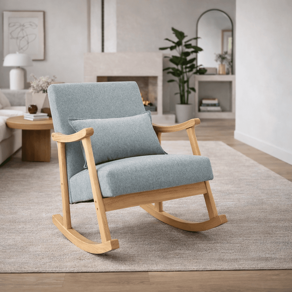 Chaise à bascule pour allaitement en tissu beige, confortable et élégante, idéale pour les moments de soin et de détente.