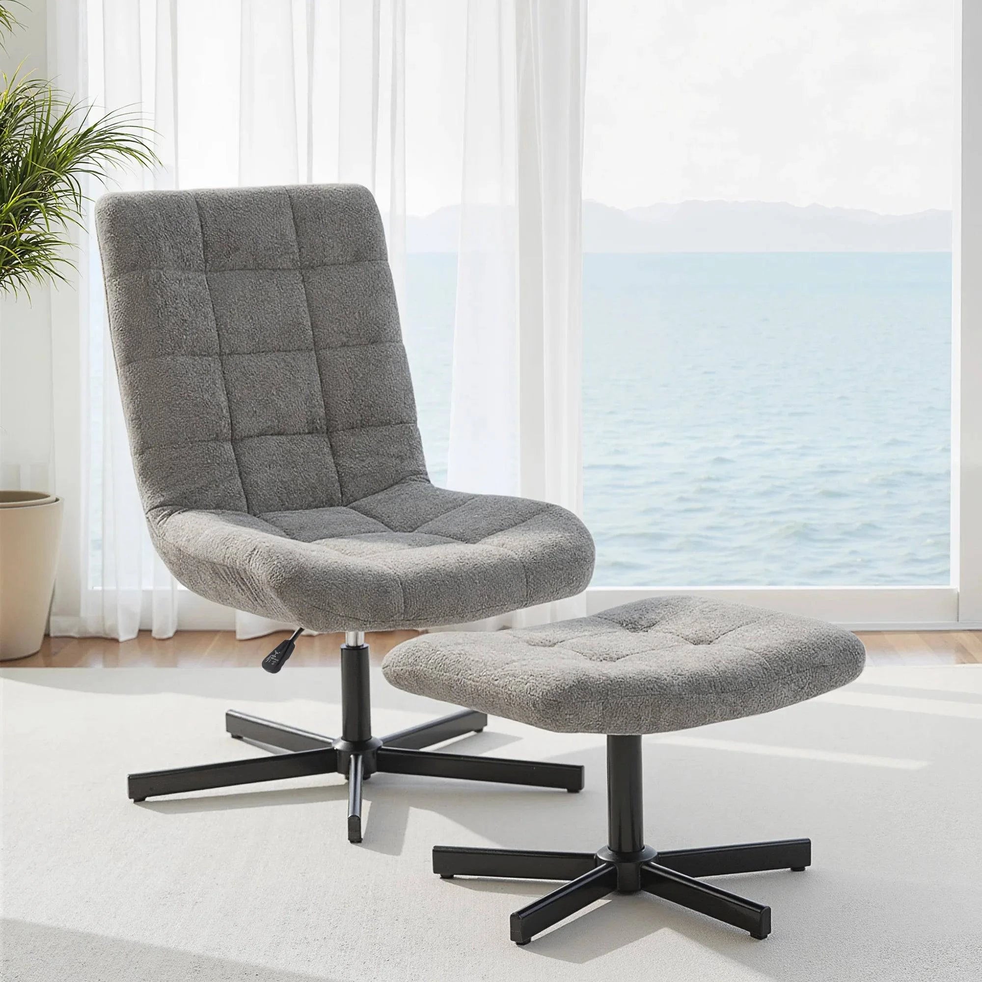 Fauteuil design en velours de couleur neutre avec repose-bras et coussin, élégant et moderne, parfait pour un salon contemporain.