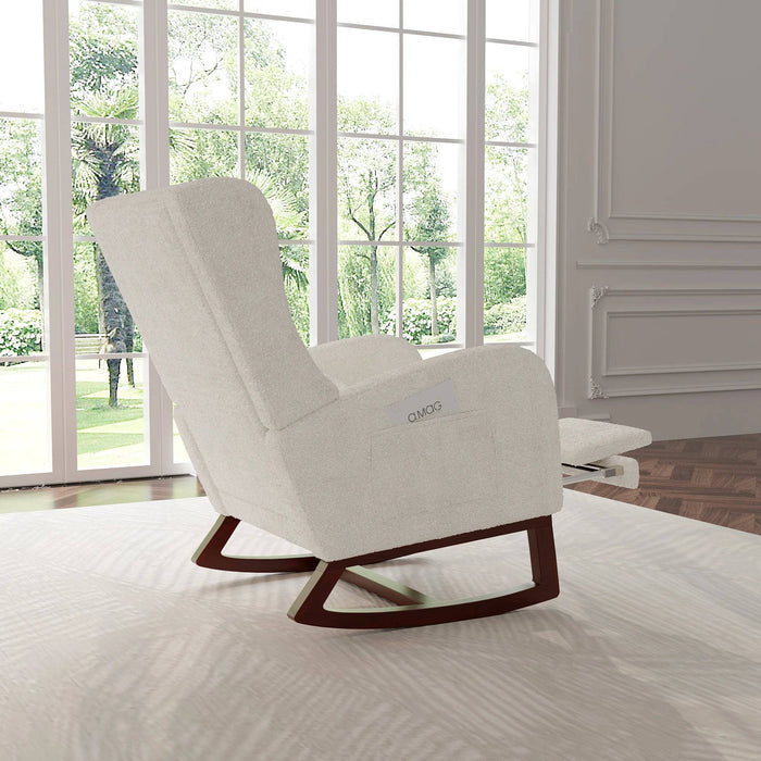 Fauteuil à bascule en bois confortable de Cazamoon.com, avec coussin rembourré pour une assise relaxante.